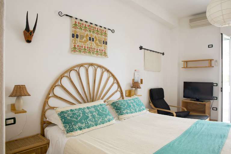 Bedroom 4, Aparthotel Domus De Janas Sul Mare, Ogliastra