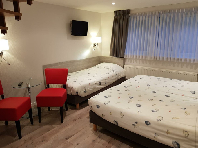 Bedroom 4, Hotel Bor Scheveningen, The Hague