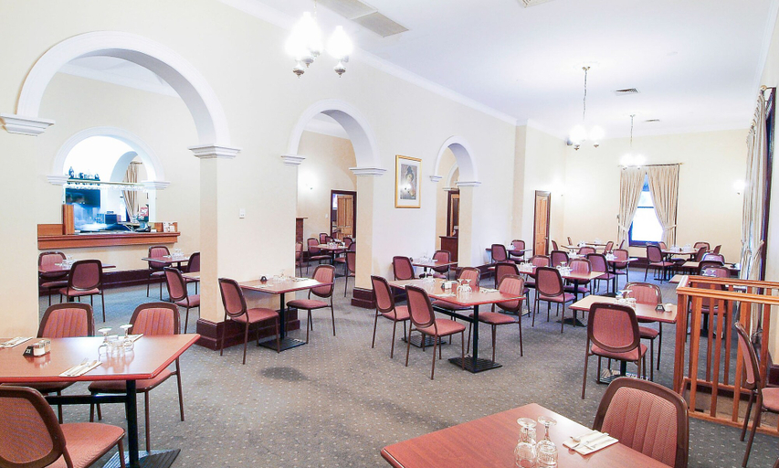 Food & Drinks 5, The Standpipe Golf Motor Inn, Port Augusta