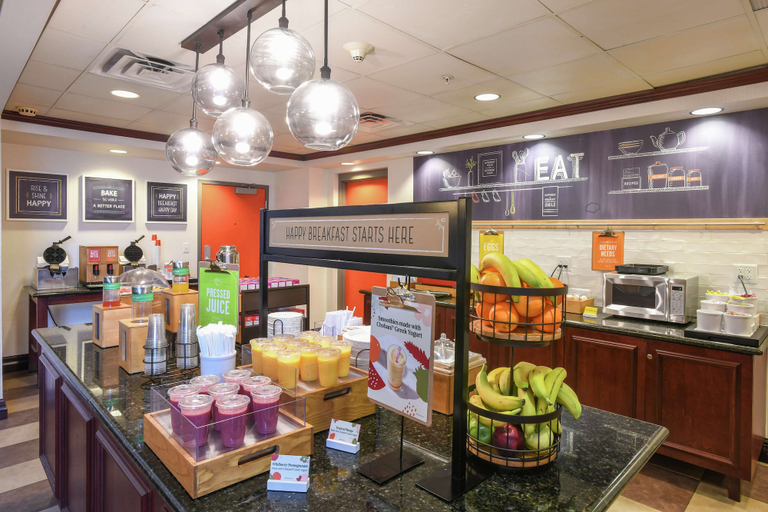 Food & Drinks 4, Hampton Inn & Suites Cincinnati-Union Center, Butler
