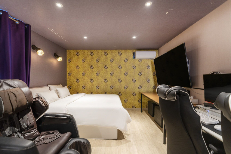 Bedroom 2, HOTEL LARIA, Suwon
