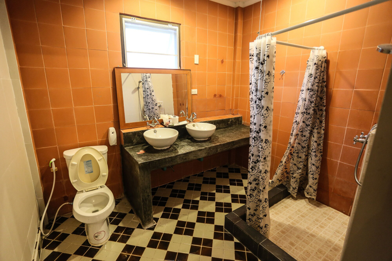 Bathroom 5, Phalaburi Resort by dreamhouse, Ban Chang