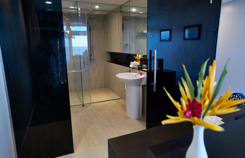 Bathroom 5, Taumeasina Island Resort, Vaimauga West