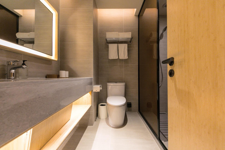 Bathroom, JI Hotel Shanghai Hongqiao Wanyuan Road, Shanghai