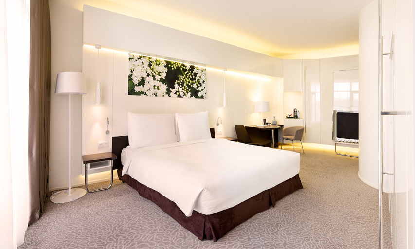 Bedroom 3, Radisson Blu Hotel & Convention Centre, Kigali, Gasabo