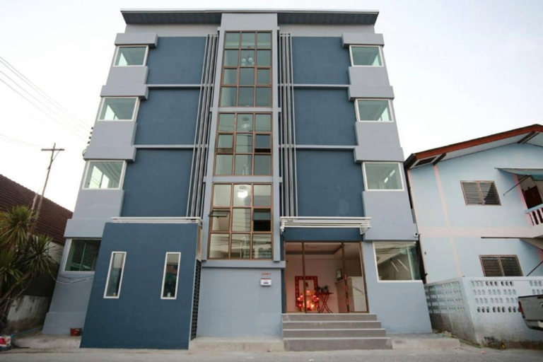 RoomQuest Suvarnabhumi Airport Lat Krabang 42/6, Lat Krabang