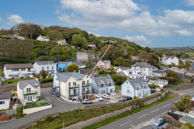 Exterior & Views 2, Surf Deck - Lovely Apartment Spectacular Coastal Views Short Walk to Beach, Pembrokeshire