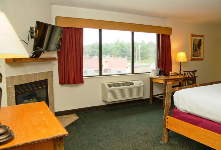 Bedroom 3, AmericInn by Wyndham Wisconsin Dells, Sauk