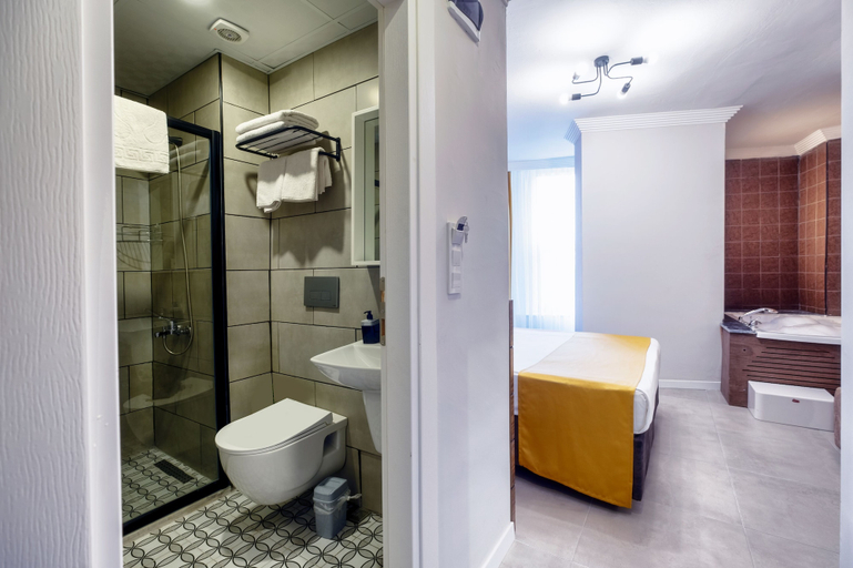Bathroom 5, Terra Rossa, Antalya