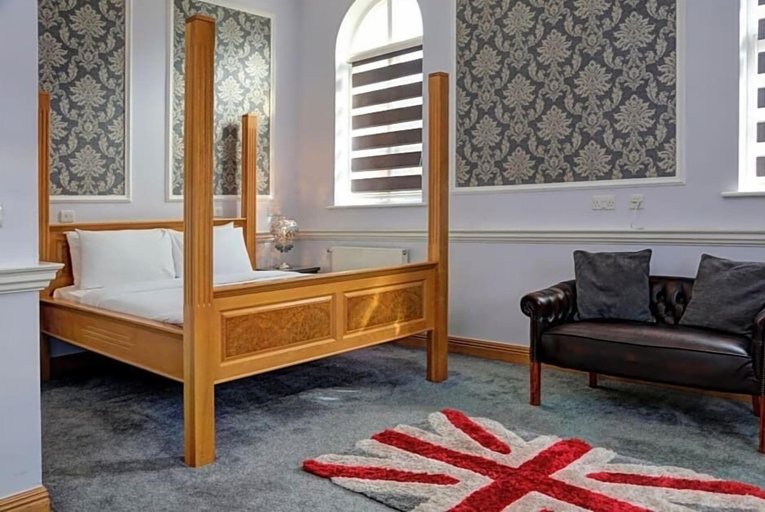 Others 5, Baylis Park Hotel, Slough
