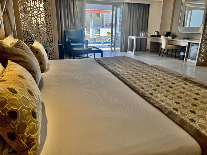 Bedroom 4, KaiSol Romance Resort, Safaja