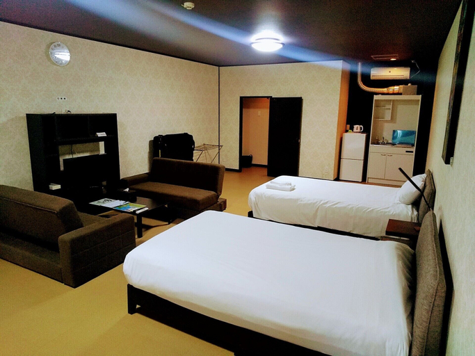 Bedroom 2, White Beachi inn Ishikawa, Uruma