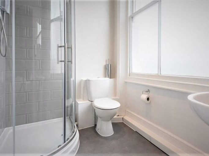 Bathroom 3, Summerfield Pub & Boutique Rooms, London