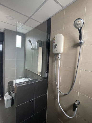 Bathroom 5, The Vita Plus Hotel, Hat Yai
