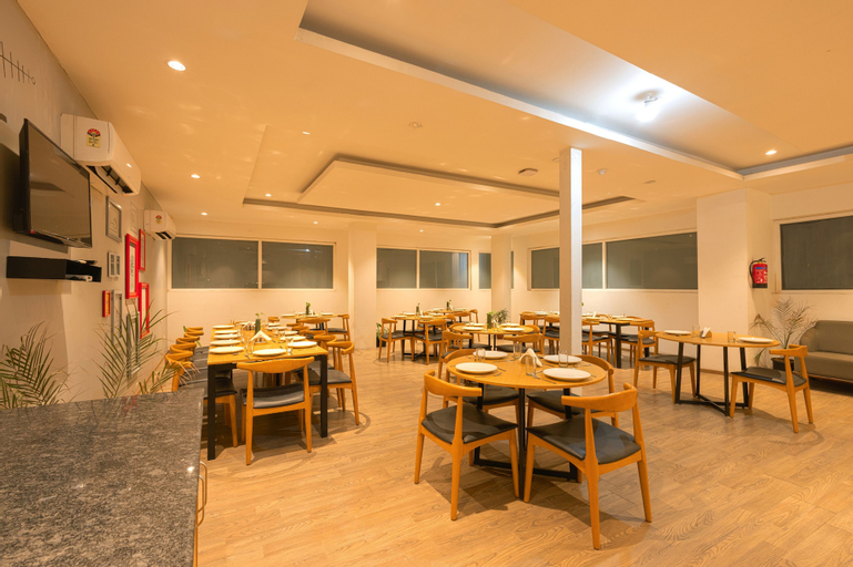 Food & Drinks 5, Hotel Grand Tashree, West