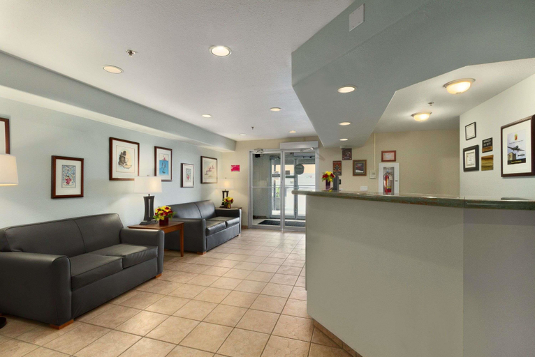 Others 5, Super 8 by Wyndham Yellowknife, Fort Smith