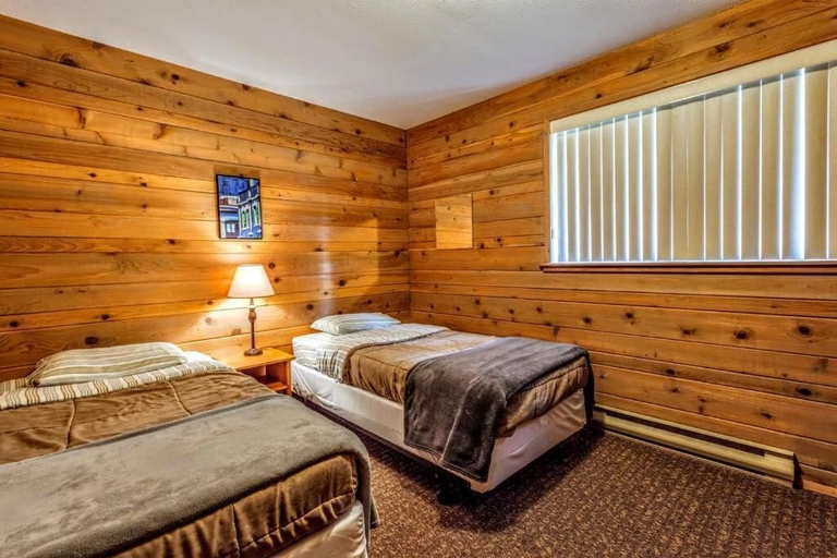 Bedroom 2, Bethlehem Centre, Nanaimo