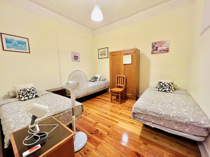 Bedroom 3, FORTUNE GUESTHOUSE, Lisbon