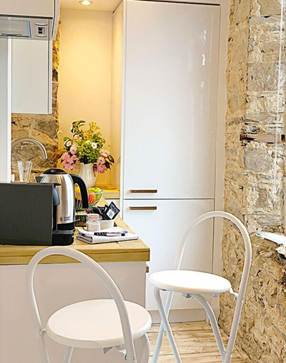 Others 3, Live and Let Live Inn, Devon