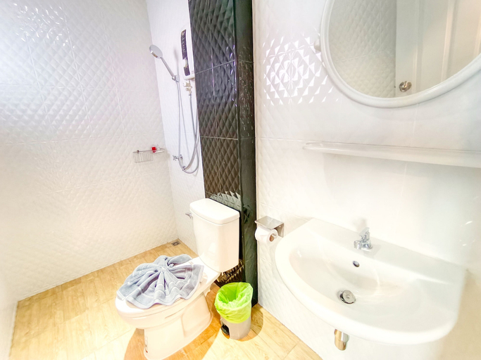Bathroom 4, Sailor Hotel Pattaya - Nice Rooms & Steps to Walking Street, Pattaya