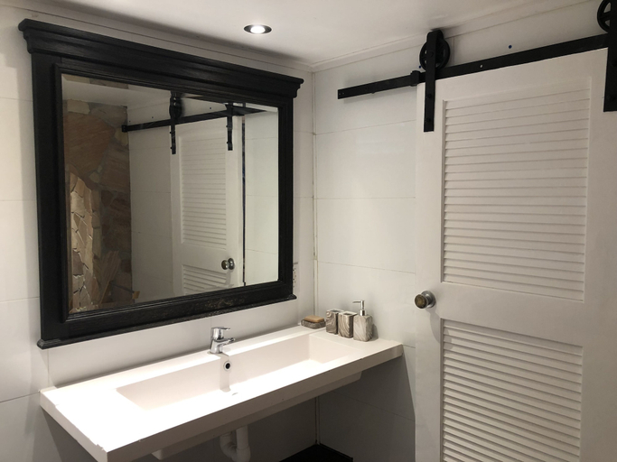 Bathroom, Loft on Océan