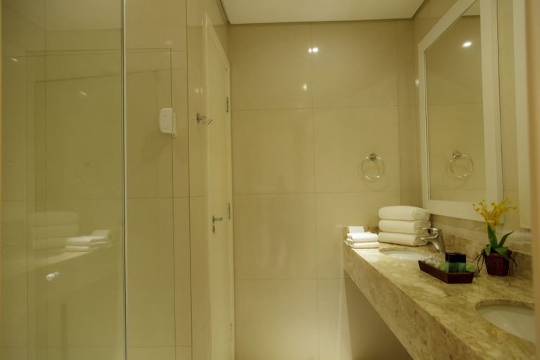 Bathroom 4, Vale Suiço Resort, Itatiaiuçu