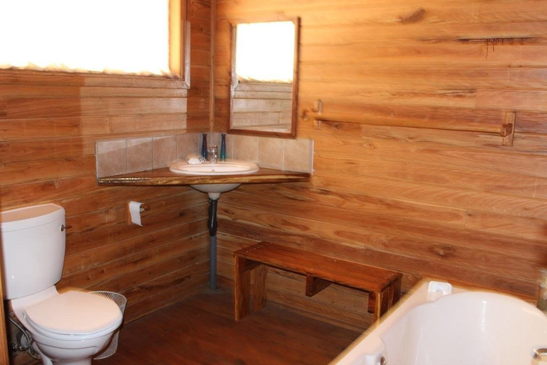 Bathroom, Linga Linga, Morrumbene