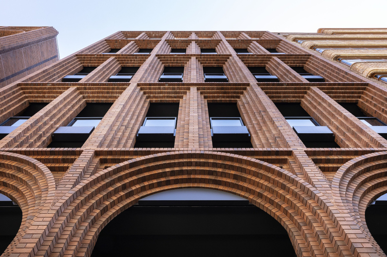 Exterior & Views 13