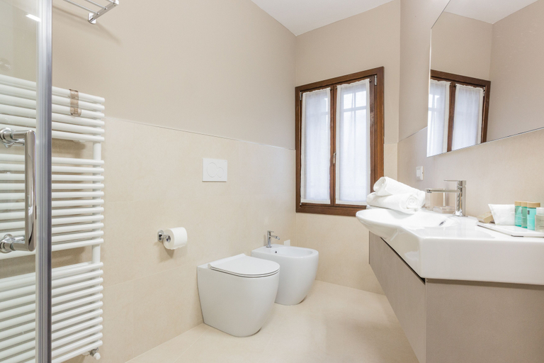 Bathroom 5, Ciasa de Gahja, Pordenone