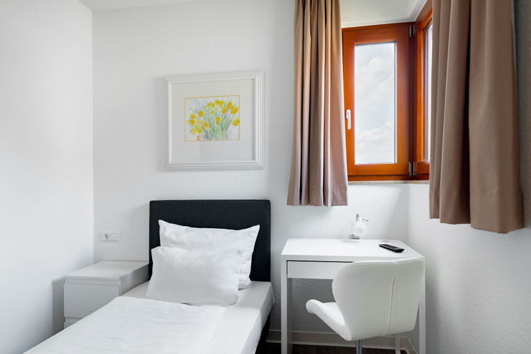 Bedroom 3, Hotel Olgaeck Stuttgart City Centre, Stuttgart