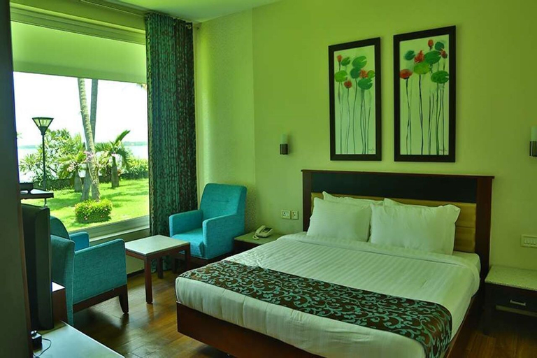 BLUSALZ MANOR Waters Edge Kochi, Ernakulam