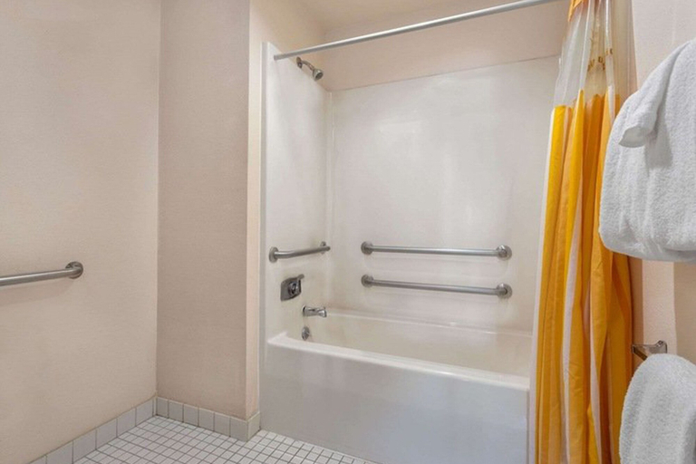 Bathroom 3, Norwood Inn & Suites by BlissPoint Post Rd Indianapolis, Indianapolis