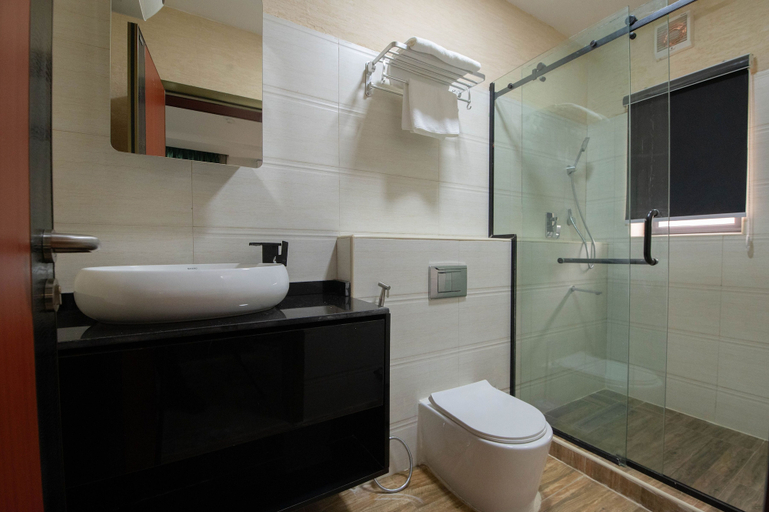 Bathroom, YANNA APARTMENTS BY KHALIQUES, AbujaMun