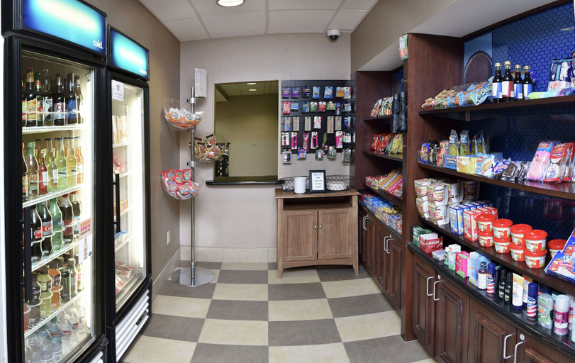 Food & Drinks 5, Hampton Inn & Suites Alexandria, Rapides