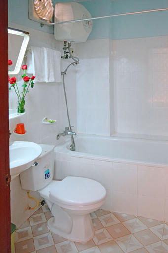 Bathroom, Phong Nha Hotel Hue, Huế