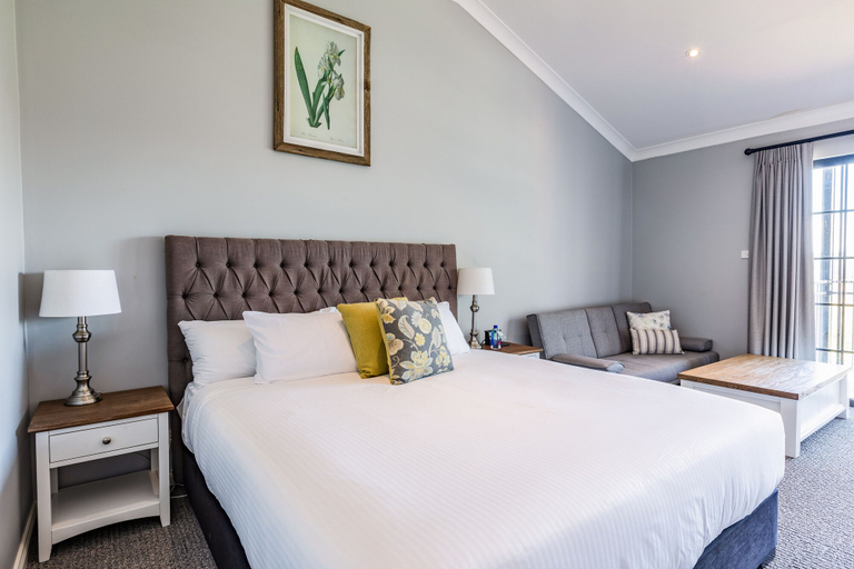 Bedroom 3, Camden Valley Inn, Wollondilly