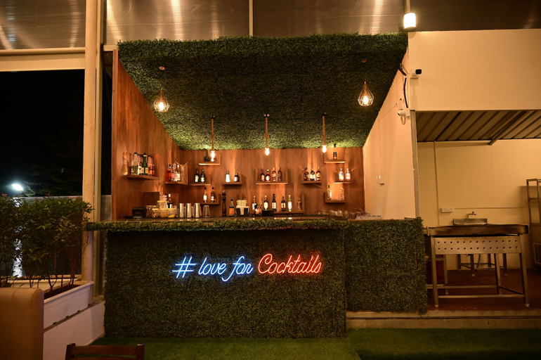 Food & Drinks 4, Moistin Hotel, Pune