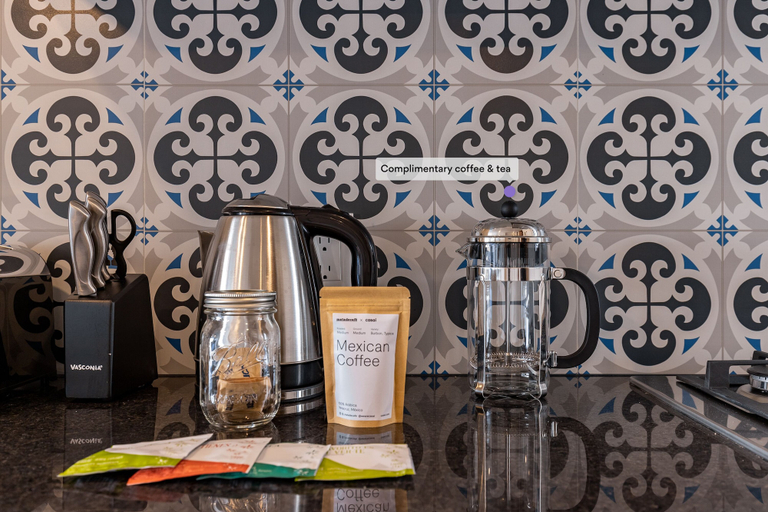Food & Drinks 5, Roma Norte Trendy Apartments by VIATO, Mexico City