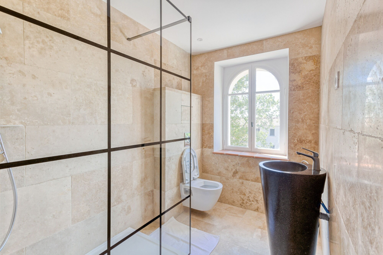 Bathroom 5, Domaine de la Nerthe, Bouches-du-Rhône