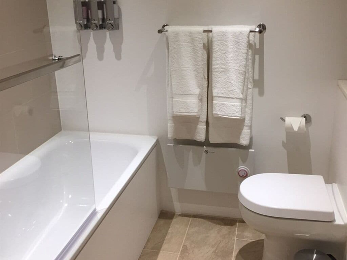 Bathroom 4, 8 Owls B&B, Somerset