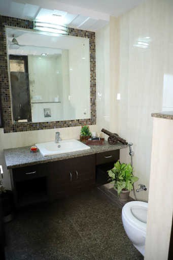 Bathroom 3, Fortune Home Service Apartment 3BHK, J-150, Delhi