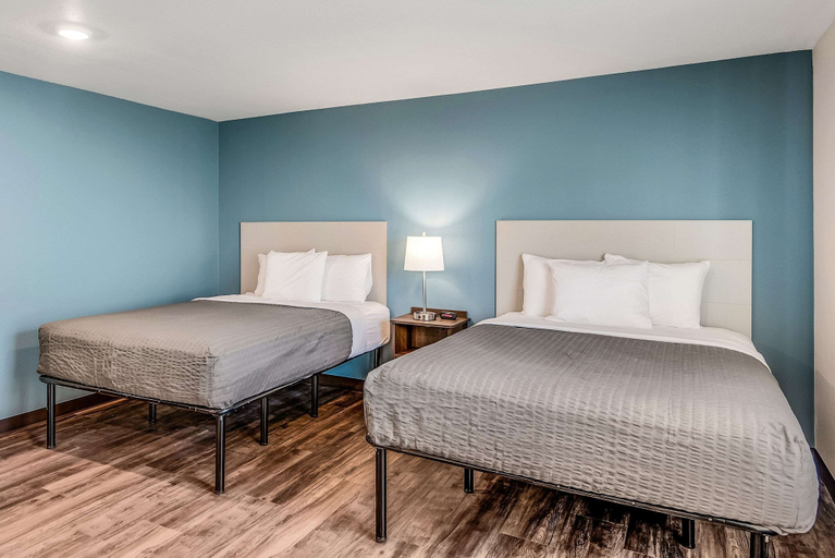 Bedroom 3, Woodspring Suites West Des Moines, Dallas