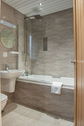 Bathroom 5, Osborne Hotel, Newcastle upon Tyne