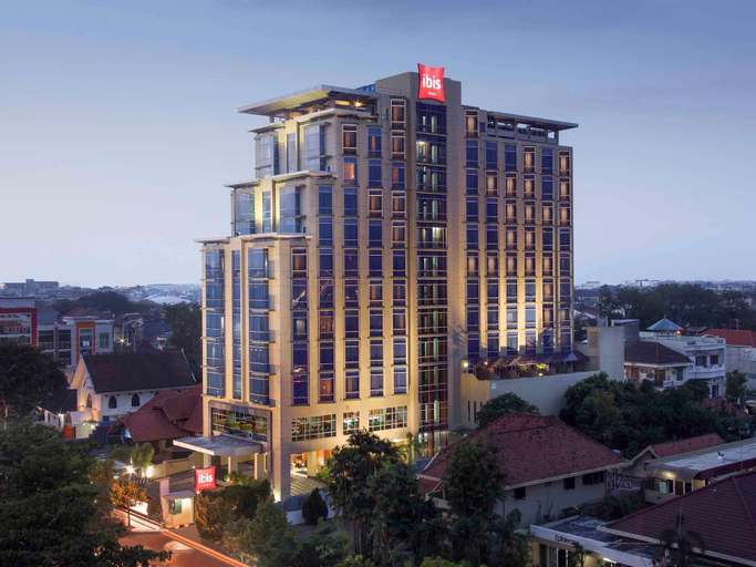 Exterior & Views 22
