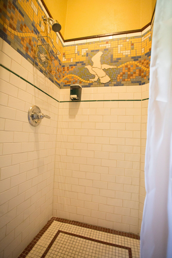 Bathroom 3, McMenamins White Eagle, Multnomah