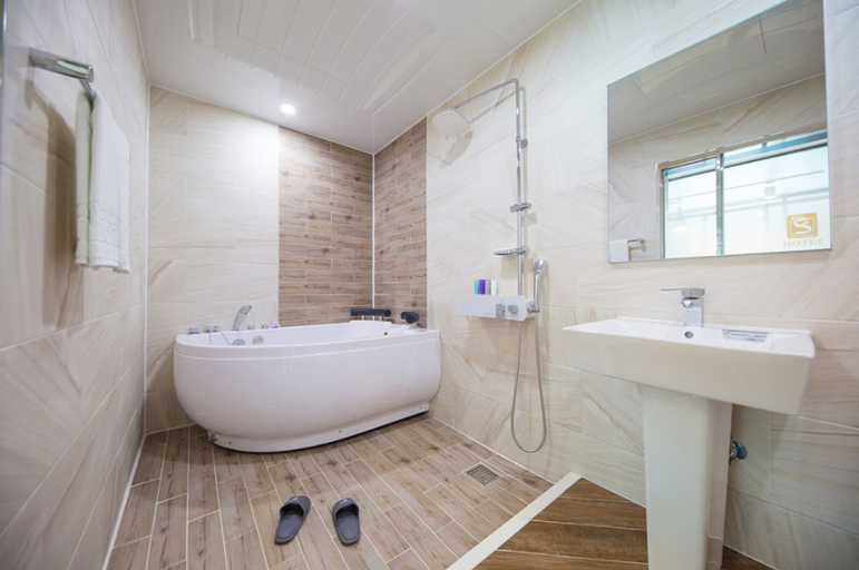 Bathroom 3, S Hotel Suncheon, Suncheon