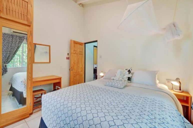 Bedroom 3, Hideaway Apartments Grenada
