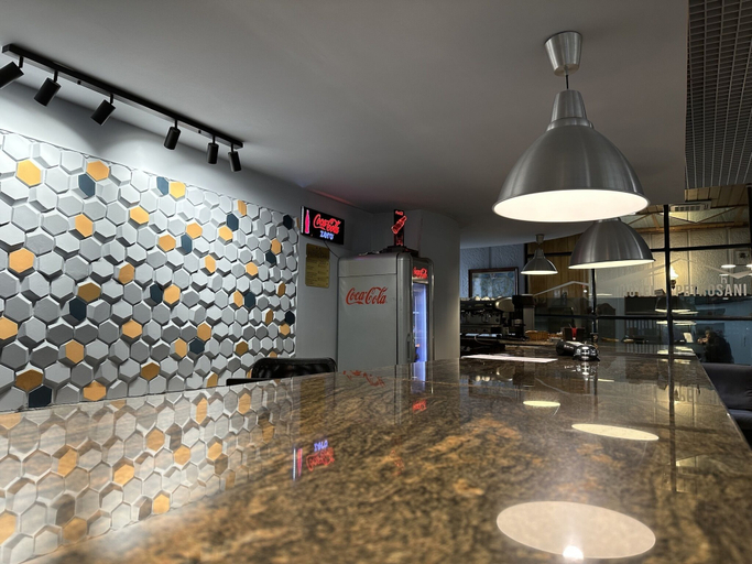 Food & Drinks 4, Petrosani Camere de Inchiriat - Hotel Petroshani srl, Petrosani
