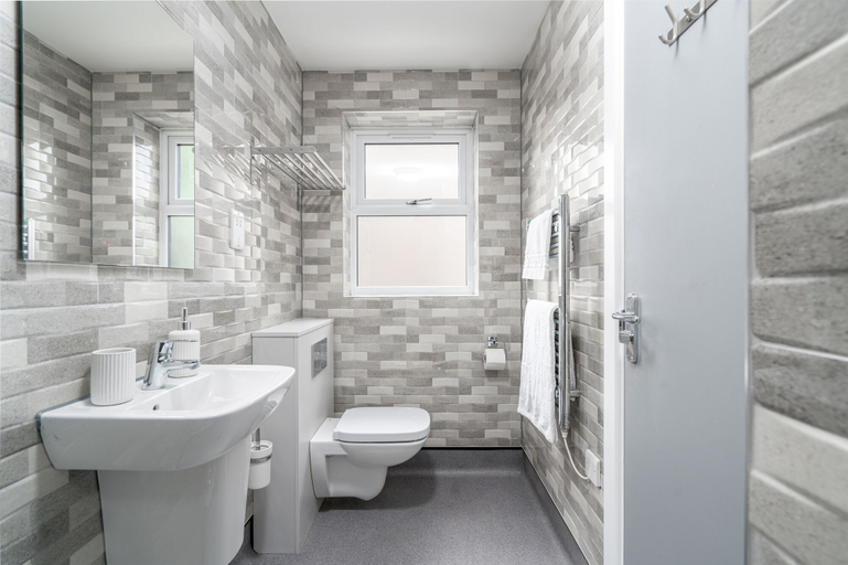 Bathroom 4, Hotel DC, London