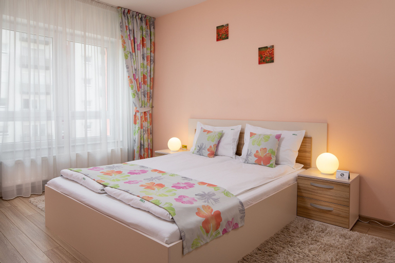 Bedroom 4, Brasov Holiday Apartments - SAH, Brasov